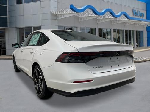 Platinum White Pearl 2026 Honda Accord SE