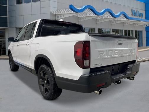Platinum White Pearl 2026 Honda Ridgeline Black