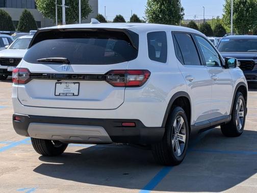 Platinum White Pearl 2023 Honda Pilot AWD EX-L 7 Passenger