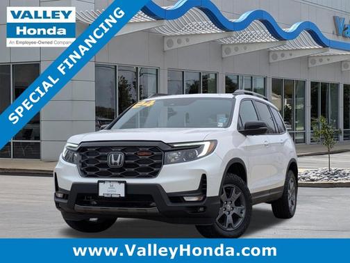 Platinum White Pearl 2024 Honda Passport AWD TrailSport