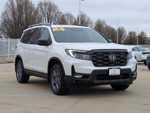 Platinum White Pearl 2024 Honda Passport AWD TrailSport