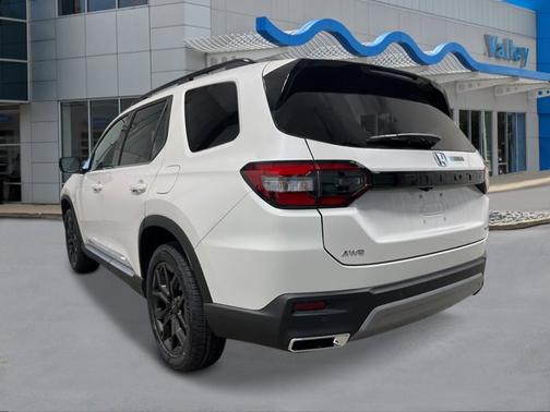 2025 Honda Pilot Touring 8-Passenger