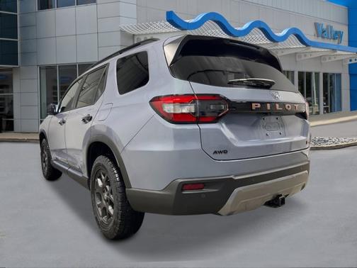 Sonic Gray Pearl 2026 Honda Pilot TrailSport