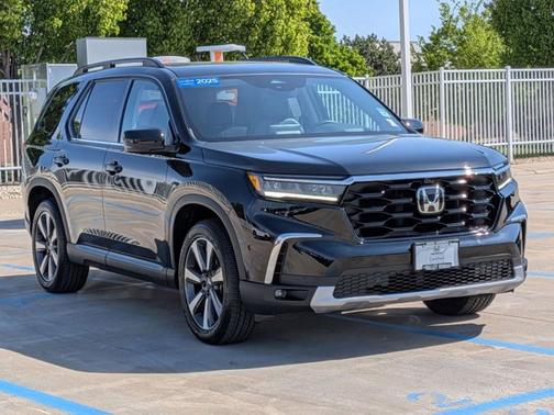 Crystal Black Pearl 2025 Honda Pilot Elite