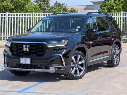 Crystal Black Pearl 2025 Honda Pilot Elite