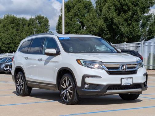 2022 Honda Pilot Touring 8-Passenger