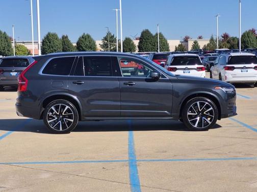 Savile Grey Metallic 2021 Volvo XC90 T6 Momentum