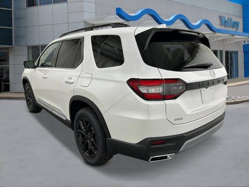 2025 Honda Pilot Touring 8-Passenger