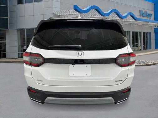 2025 Honda Pilot Touring 8-Passenger