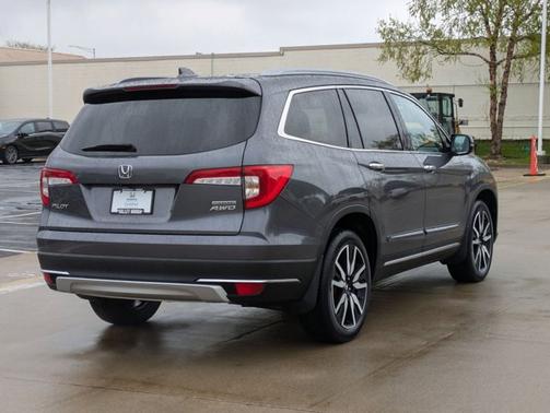 2022 Honda Pilot Touring 8-Passenger