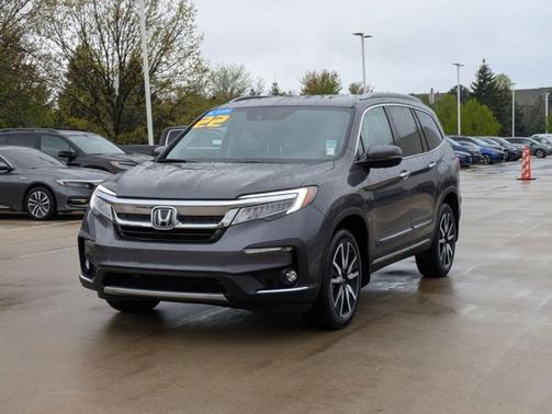 2022 Honda Pilot Touring 8-Passenger