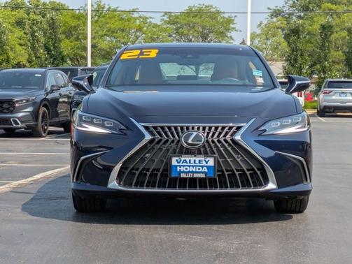2023 Lexus ES 300h Ultra Luxury