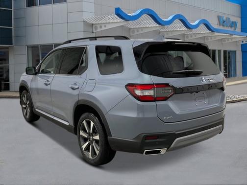 2025 Honda Pilot Touring 8-Passenger