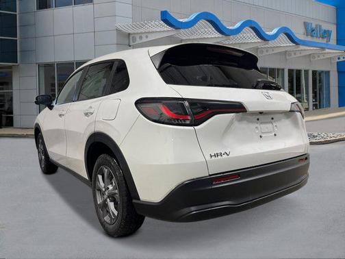 Platinum White Pearl 2027 Honda HR-V LX