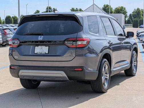Modern Steel Metallic 2025 Honda Pilot EX-L