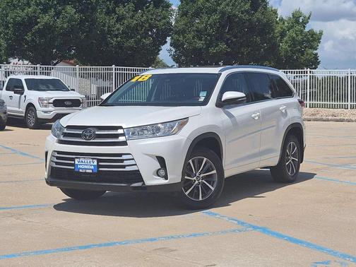 Blizzard Pearl 2018 Toyota Highlander XLE