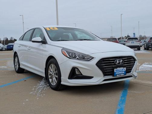 2019 Hyundai SONATA SE