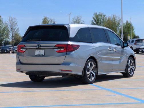 Lunar Silver Metallic 2023 Honda Odyssey Touring