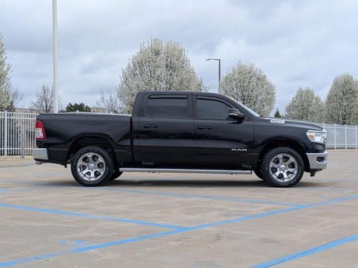 Diamond Black Crystal Pearlcoat 2021 RAM 1500 Big Horn/Lone Star