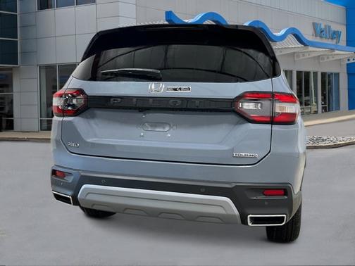 2025 Honda Pilot Touring 8-Passenger