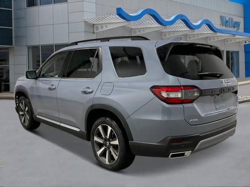 2025 Honda Pilot Touring 8-Passenger