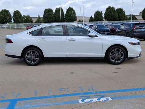 Platinum White Pearl 2023 Honda Accord EX