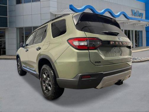 Ash Green Metallic 2026 Honda Pilot TrailSport