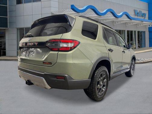 Ash Green Metallic 2026 Honda Pilot TrailSport