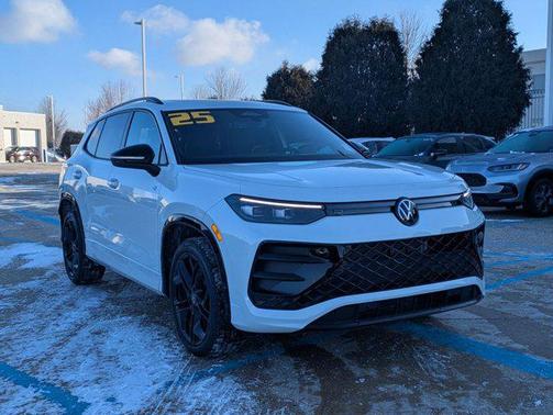 2025 Volkswagen Tiguan 2.0T SE R-Line Black 4MOTION