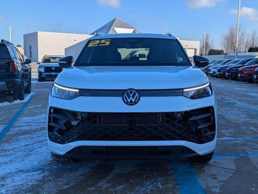 2025 Volkswagen Tiguan 2.0T SE R-Line Black 4MOTION