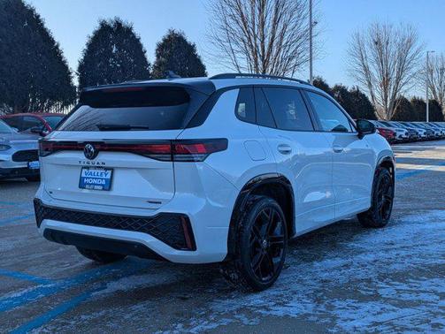 2025 Volkswagen Tiguan 2.0T SE R-Line Black 4MOTION