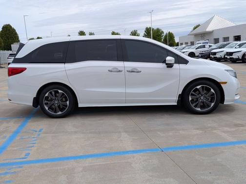 Platinum White Pearl 2023 Honda Odyssey Elite
