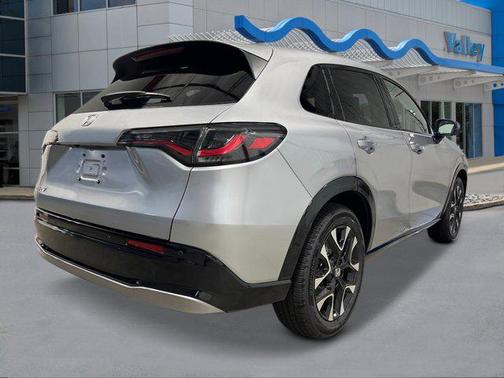 Solar Silver Metallic 2027 Honda HR-V EX-L