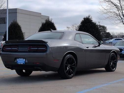 2017 Dodge Challenger SXT