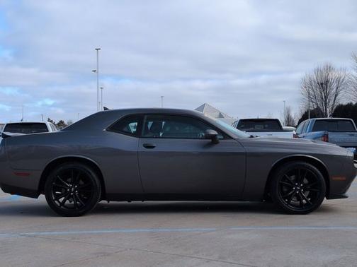 2017 Dodge Challenger SXT