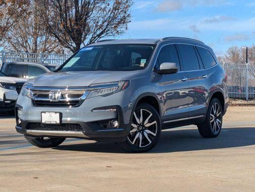 2022 Honda Pilot Touring 8-Passenger