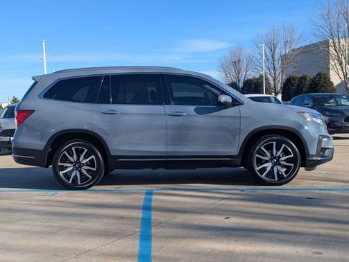 2022 Honda Pilot Touring 8-Passenger