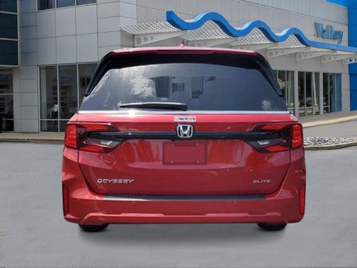 Radiant Red Metallic II 2026 Honda Odyssey Elite
