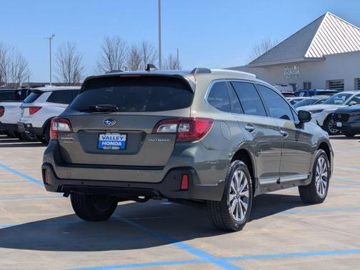 Wilderness Green Metallic 2018 Subaru Outback 2.5i Touring