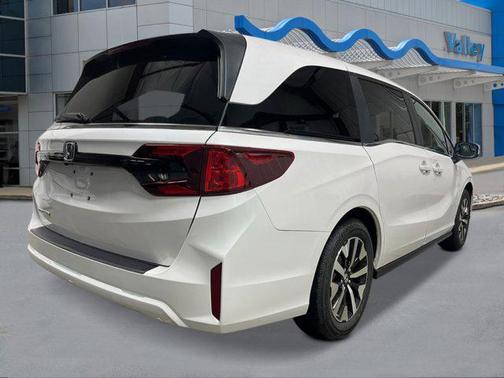 Platinum White Pearl 2026 Honda Odyssey EX-L
