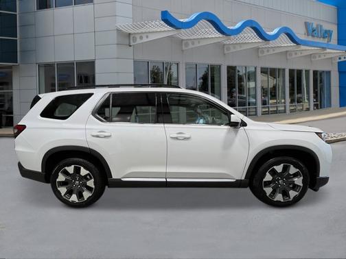 Platinum White Pearl 2026 Honda Pilot Touring 8-Passenger