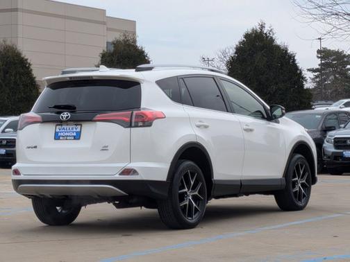 2018 Toyota RAV4 SE