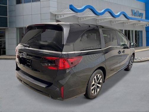 Crystal Black Pearl 2026 Honda Odyssey EX-L