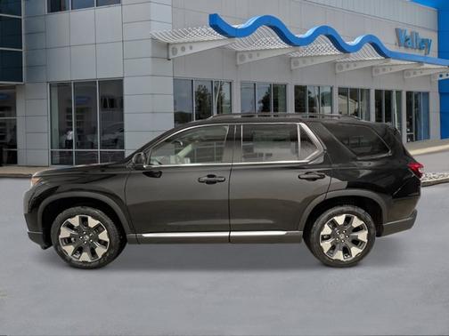 Crystal Black Pearl 2026 Honda Pilot Touring 8-Passenger