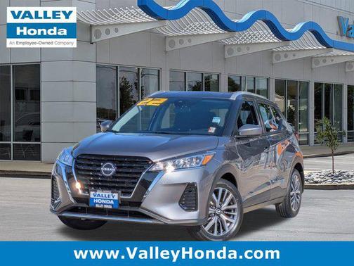 2022 Nissan Kicks SV