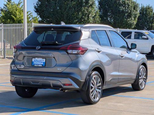 2022 Nissan Kicks SV