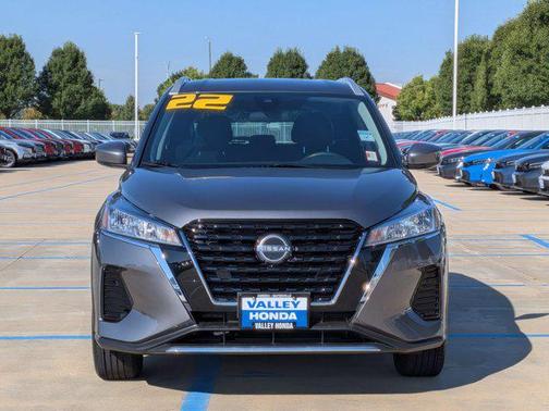 2022 Nissan Kicks SV