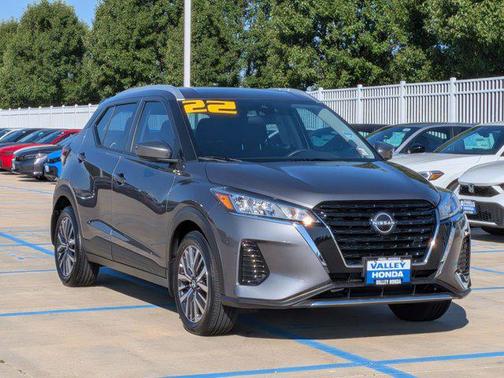2022 Nissan Kicks SV