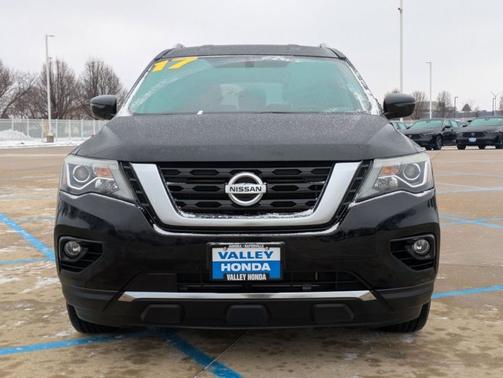 2017 Nissan Pathfinder SV