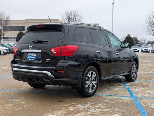 2017 Nissan Pathfinder SV